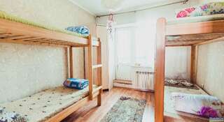 Гостиница HOSTEL House Улан-Удэ Двухъярусная кровать в общем номере с 2 кроватями-1