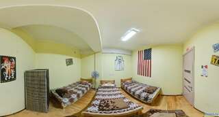 Гостиница HOSTEL House Улан-Удэ Односпальная кровать в общем номере с 3 кроватями-1